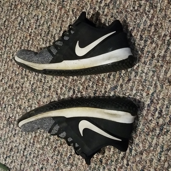 Nike Training Shoes Men's 11 - Picture 4 of 5